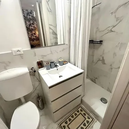 Finestra Nel Centro Storico Apartament Genua